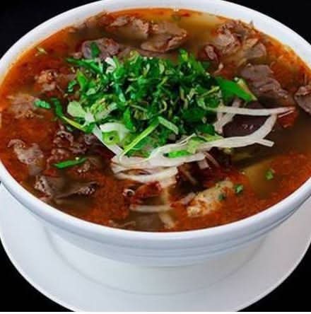 S3. Hue Style Vermicelli Soup (顺化粉)